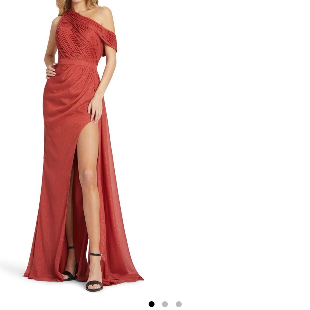 leena for Mac Duggal Ruched One-Shoulder Gown